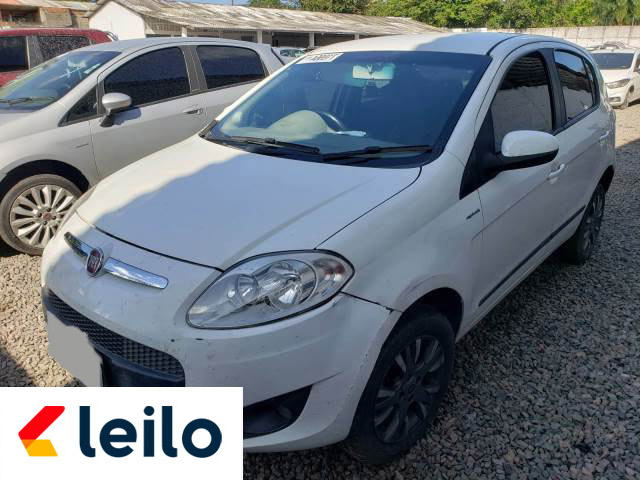 LOTE 028 - FIAT PALIO ESSENCE 2015