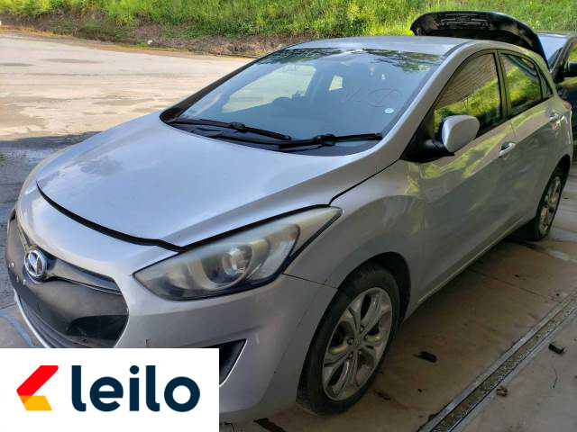 LOTE 004 - HYUNDAI I30 2013