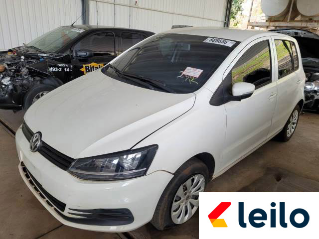 LOTE 034 - VOLKSWAGEN FOX TRENDLINE 2015