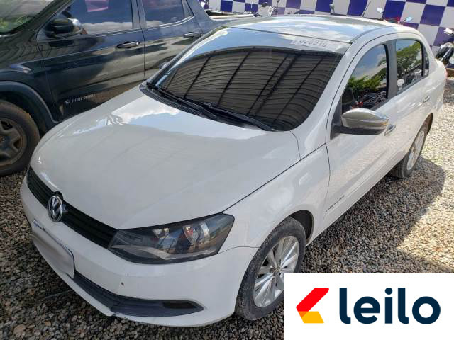 LOTE 037 - VOLKSWAGEN VOYAGE COMFORTLINE 2015