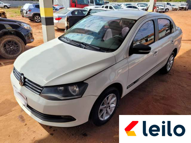 LOTE 040 - VOLKSWAGEN VOYAGE SELECAO 2015