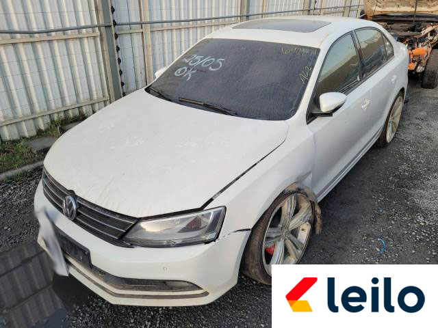 LOTE 020 - VOLKSWAGEN JETTA COMFORTLINE 2015